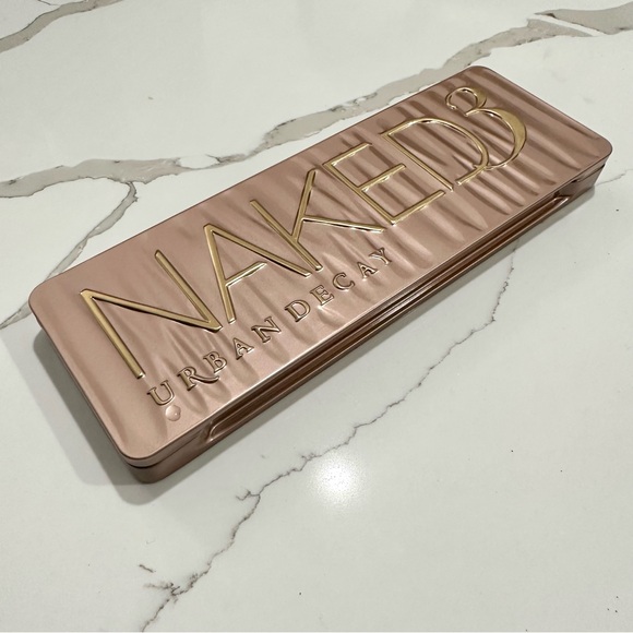 Urban Decay Naked 3 Eyeshadow Palette with Neutral Hues - Picture 4 of 10